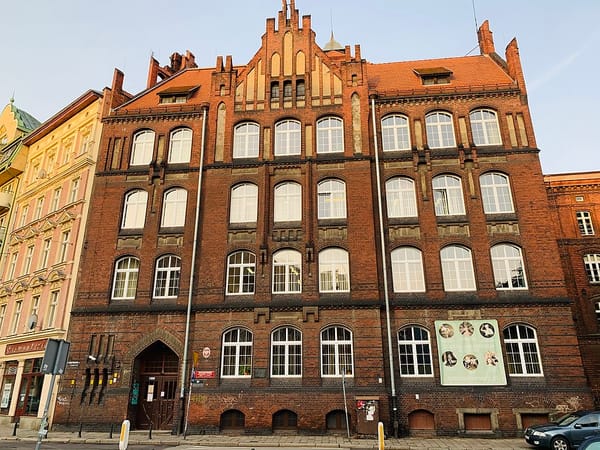Zapytanie nr 60 w sprawie Policealnego Studium Animatorów Kultury „SKiBA” we Wrocławiu
